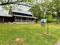 Original Family Farmhouse just 2 mins off I-26 & 8 mins from d-town Spartanburg! 모닝사이드 뱁티스트 처치 주변 호텔