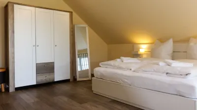 Bright apartment with balcony, centrally located