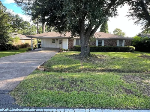 Cozy 4BR Home with Office, Fitness Area, Spacious Backyard & Pet-Friendl