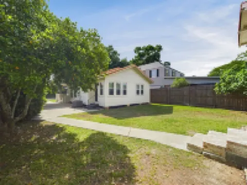 Evangeline House! Beautifully remodeled & Super Close to Downtown