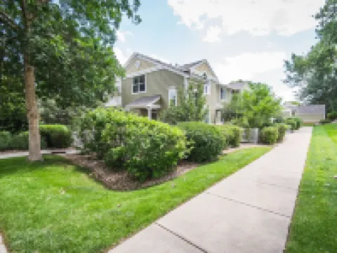 Colorado Rockies 3-Bedroom Retreat Hotels in Longmont