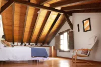 Rural house with spacious exterior and views of the mountains of Malaga. full rent