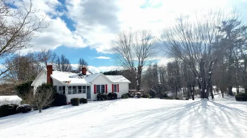 Moo Manor, 10 Mins from downtown Mayberry - 4-Star