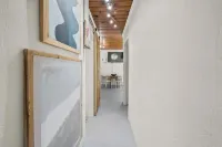 Southern Colour, A Stylish Coastal Beach Retreat Across From the Beach!