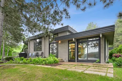 Modern Style Lakefront Retreat with Hot Tub Hotels near Lee Ayers Jewelers