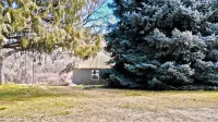 Riverfront Yurt w/ Hot Tub Near Hot Springs, Hiking & Kayaking Hotels in 