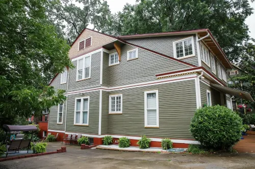 Bear House 1890, Johnson Retreat, Mins from Downtown, Perfect Luxurious Getaway!