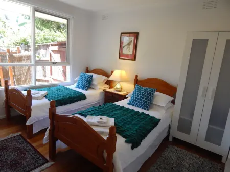 Laurel House, peaceful suburban retreat in the heart of leafy Blackburn. Отели в г. Блэкберн