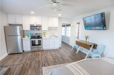 Cam Heights Hideaway w/ Full Kitchen & King Bed Hotels in der Nähe von Camarillo Station