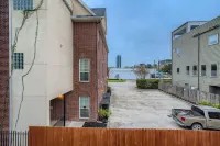 Lovely Midtown 1BD Apartment – Parking + Fast WiFi