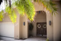 Bahama Villa - Minutes to Venice Beaches-ping-pong-pickle ball court-game room