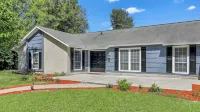 Cozy and Comfortable 3-Bedroom House - Perfect for Your Next Vacation!!!!!!!!!!! Hotels near Publix Super Market at Largo Plaza
