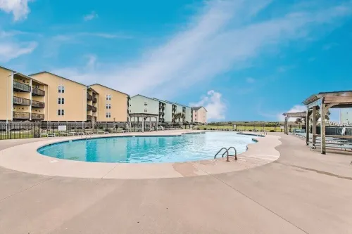 Ocean View, Pool & Easy Beach Access!