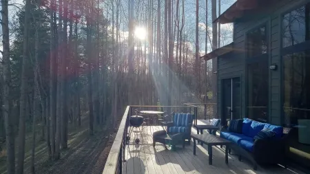 The Rockfish River Cabin,Private,River Sounds, Stunning Views! 10 Min to Rt 151!