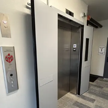 Cozy Apartment with Gym and Game Room