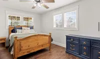 Cozy Lake House on Lake Marion with beautiful views of sunsets on the lake!