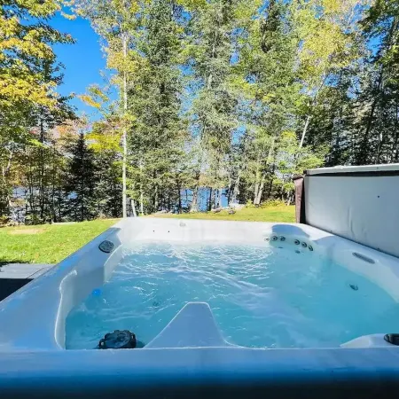 Hot Tub in the Forest Cozy Home on Peaceful Lake