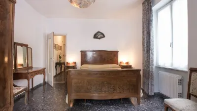 Monterosso 30 metresfrom the beach, wonderful sea view free wi- fi parking