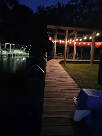 Quiet and relaxing come enjoy the river and coastal life at The Slippery Minnow.