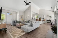 Stunning North Austin Home! Safe Neighborhood, Family Friendly.