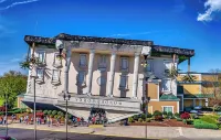 Close to PF Attractions! Pool, Hot Tub, Foosball, Arcade, Gas Grill, Wifi, Music