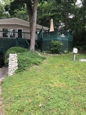 Enjoy a serene stay at Eagle Nest Cottage Отели в г. Кэрролл