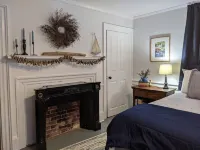 Beautiful farmhouse on the Boothbay Peninsula! Leaf peeping and Gardens Aglow!