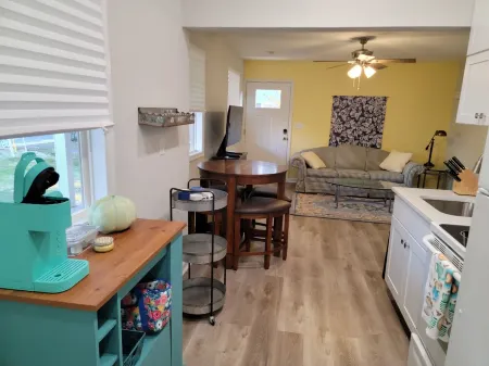 Blue Ridge Avenue Guest House