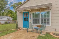 Close to Hospital and Downtown, Eastside Bungalow, Dogs Welcome + Fee