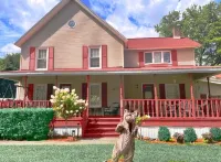 Winter Get Away. Resort-Like Home with 2 Fireplaces. Close to All!