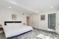 Village Homes: Elegant Serene Retreat