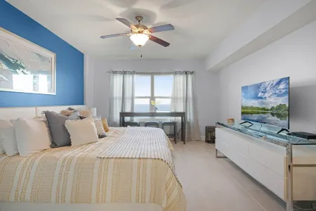 Professionally Designed & Decorated Luxury Oceanfront Paradise Отели рядом с достопримечательностью «Парк Ван Авеню»