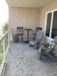 Lake Life-The beach is your back yard !   3br/3bath