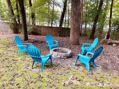 Gorgeous 4 BR Home - 1.5 mi from DT Alpharetta and Avalon