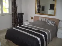 Luxury villa with swimming pool, internet + 3 baths Hotels near Playa de Isla Canela