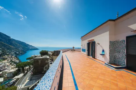 Lorena Maria House Positano Sea View Отели в г. Позитано