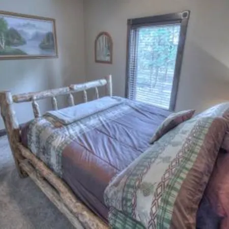 Big Sky, Garage Access, Hot tub, Wifi, Fully Paved Roads in New Development