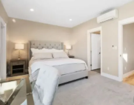 Luxury Alki Beach Townhome w/ Large Private Rooftop & Amazing Views!