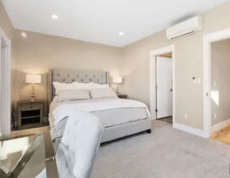 Luxury Alki Beach Townhome w/ Large Private Rooftop & Amazing Views!