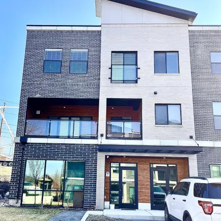 3 BR. 3BA. IMMACULATE TOWNHOME IN DRAPER