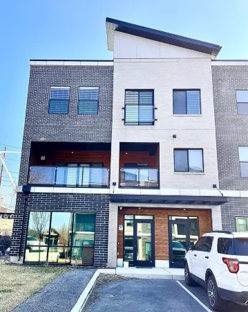 3 BR. 3BA. IMMACULATE TOWNHOME IN DRAPER