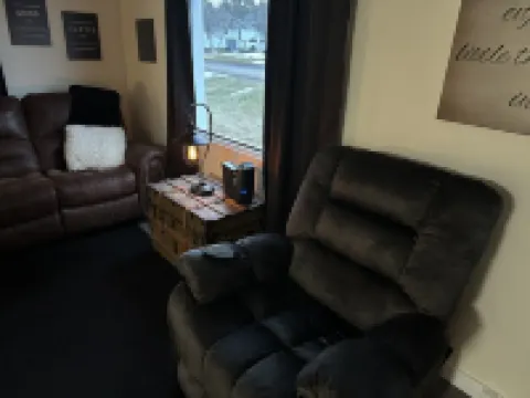 The Black House - 3 Beds - 2 Bed Rooms - ~ Close to Snowmobile Trail! Hotels in Baraga County