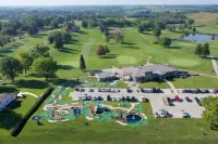 Enjoy golf course views with hot tub and fire pit.