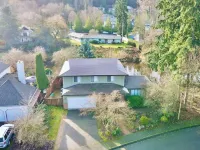 Cozy, Quiet, Bothell River House Hotel di Bothell