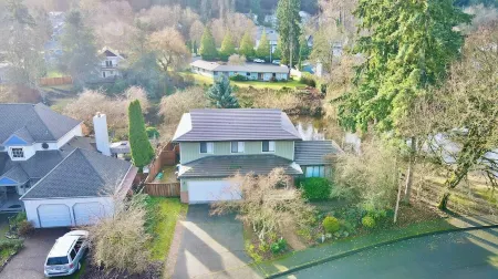 Cozy, Quiet, Bothell River House Отели рядом с достопримечательностью «Leviton Network Solutions»