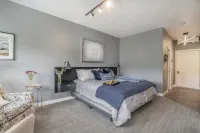 Leelanau condo on golf course close to beaches, wineries, sand dunes, and more Hotels in Cleveland Township