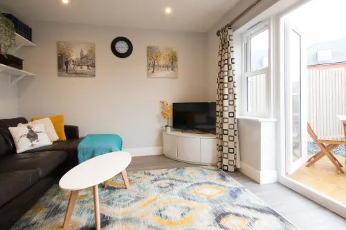 Stunning newly built harbourside 3-bed property-3 mins walk from beach and pier Hotels in Harwich