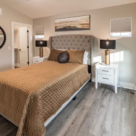 New 3 Bed 4 Bath Townhouse w Porch& Rooftop Deck- 5 Min to Downtown!