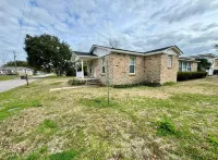 Charming Coastal Retreat: Your Cozy Haven Near the Beach Hotels in Gulfport