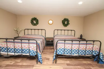 Lincoln’s Loft - Hawthorne Suite Downtown Lincoln, IL